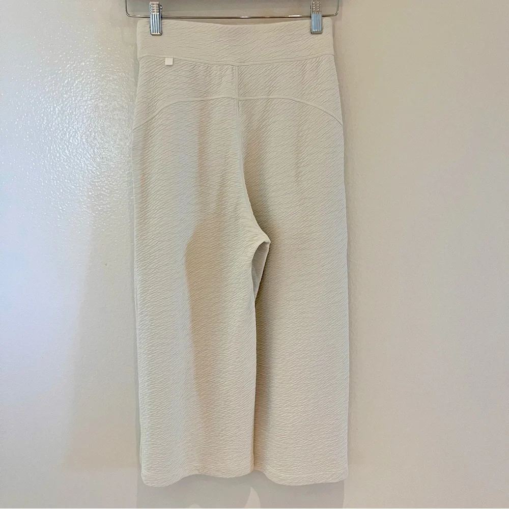 lululemon athletica Textured Cream Wide-Leg Cropped Pants